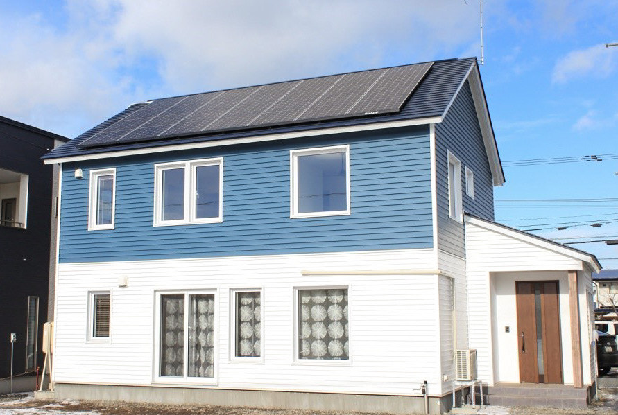 樹脂サイディング施工事例no 3 十勝の青空に映える北欧風住宅 ソトメイク