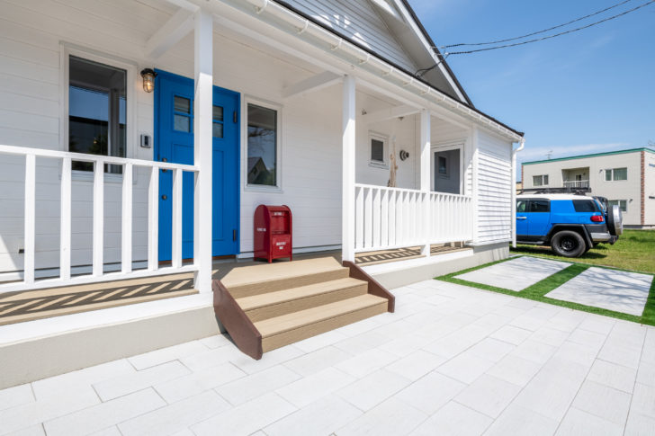 愛車と暮らす カリフォルニア風ガレージハウスを実現する方法 ソトメイク